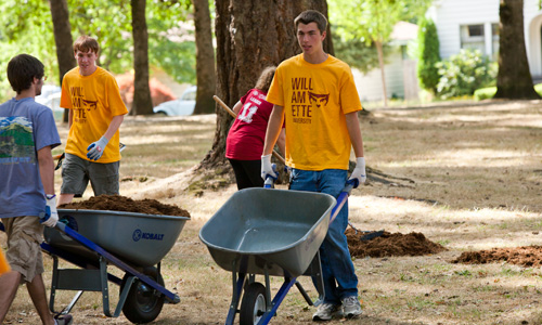 As part of Opening Days, first-year students fanned out across Salem for service projects.