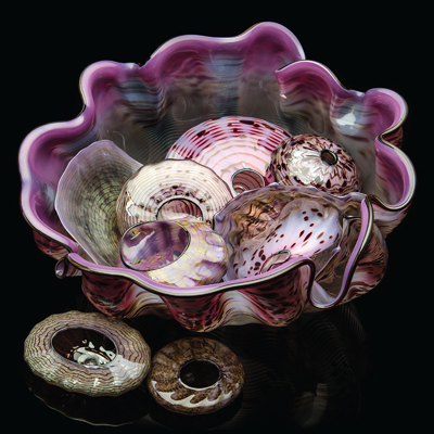 Image of Dale Chihuly's "Light Violet Macchia, with Black Lip Wrap"
