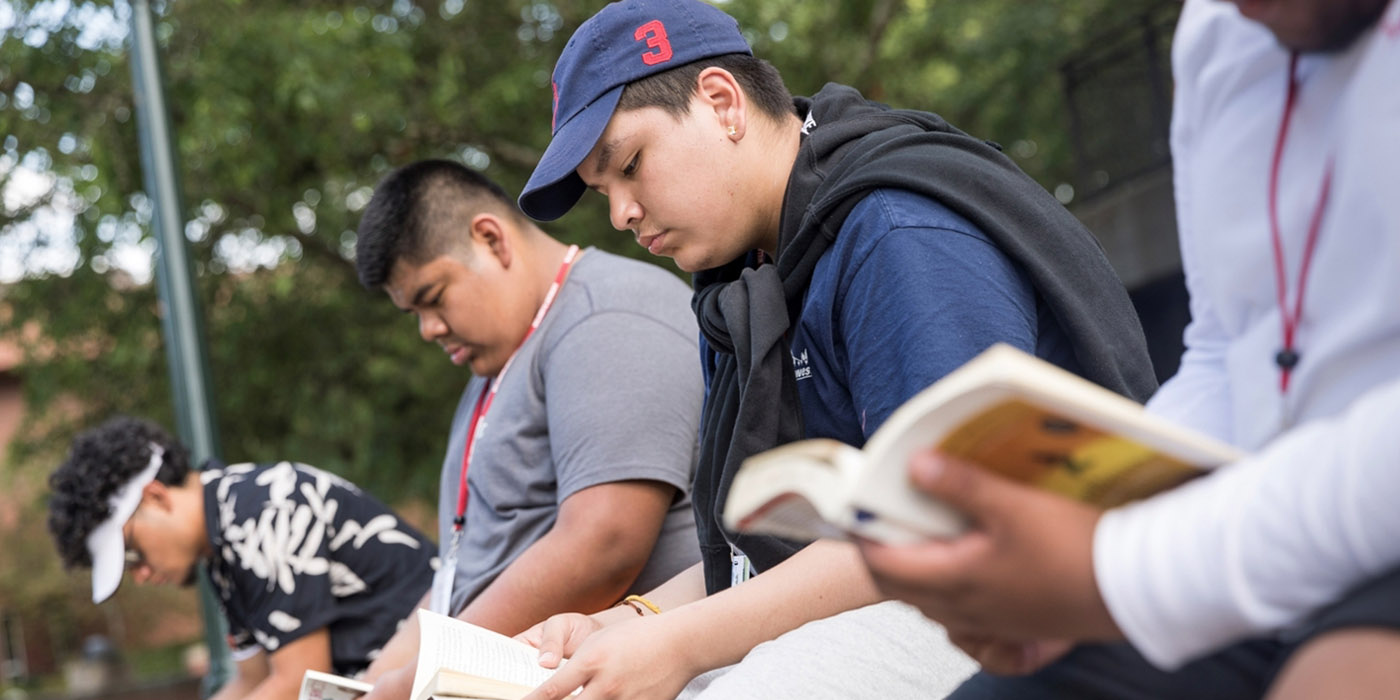 Willamette Academy students reading books