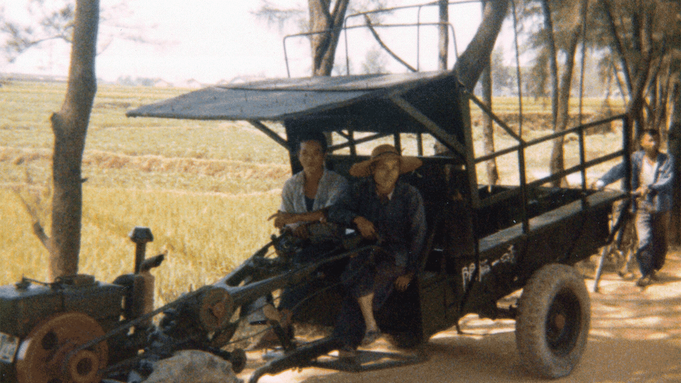 Chinese farmers in 1970s China