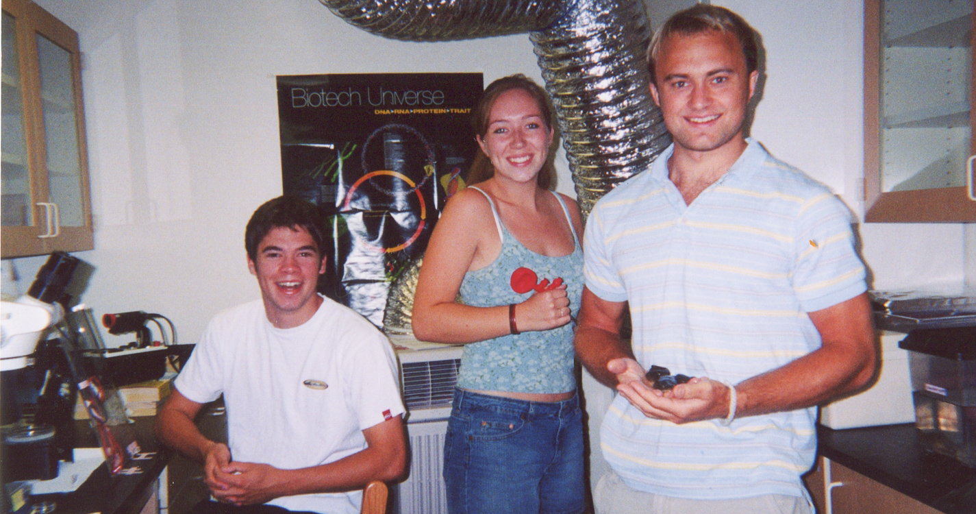 Alex Compton ‘06  with Ali LaChapelle ‘05 and Jay Oost ‘05 in a science lab in Olin.