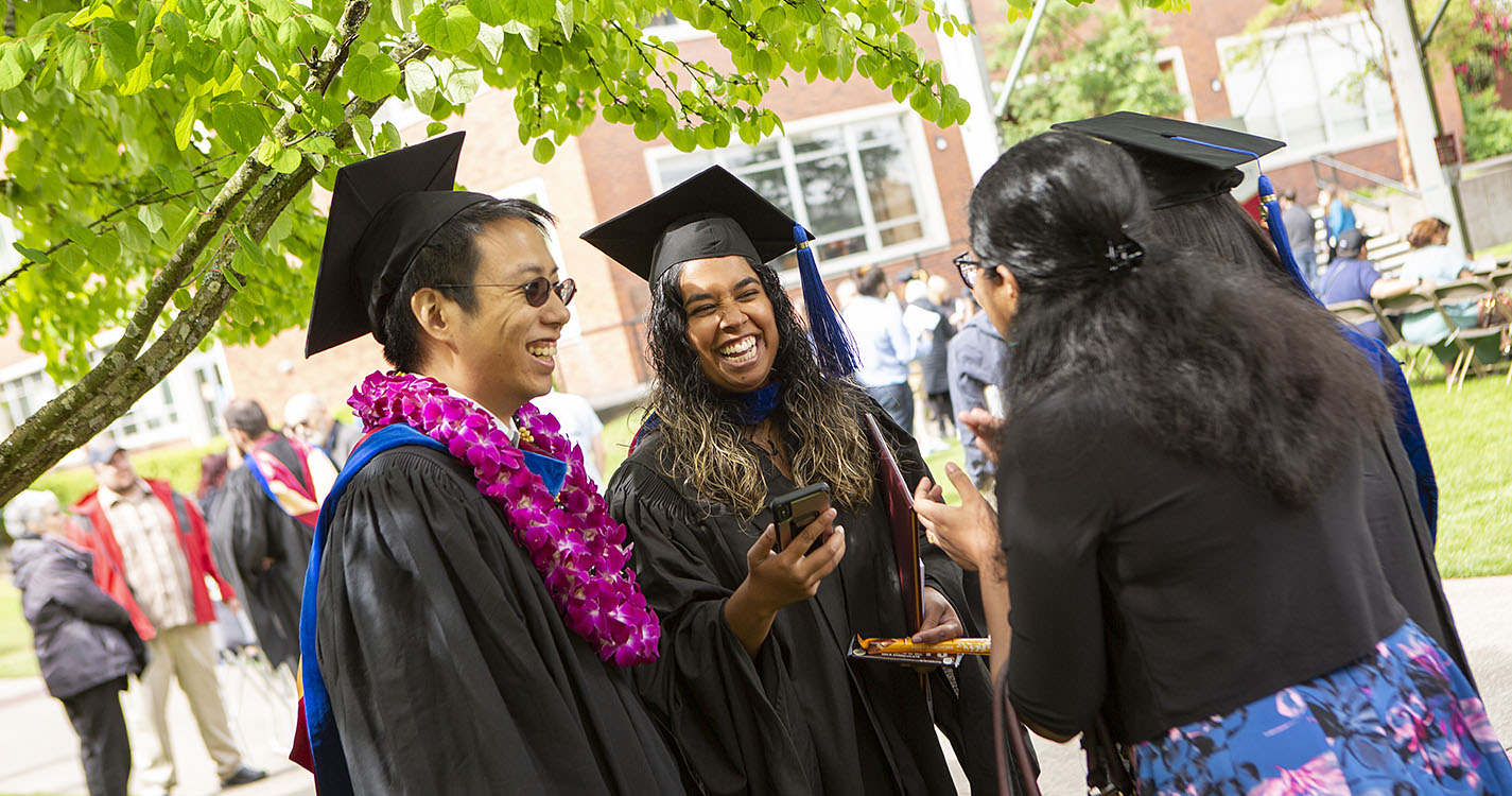 Willamette students at commencement